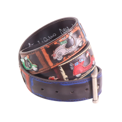 Cinture personalizzate, su misura. Applicazioni Vespa, passione italiana. Accessorio artigianale, dipinta a mano, fatta in Italia.